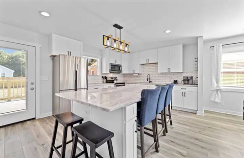 Greensboro Casa | The Beech House - 3 BR 5 bed home - Downtown Gboro