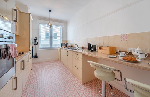 Eastbourne Seafront Apartamento | The Beech - Dos Habitaciones Piso, Capacidad 4