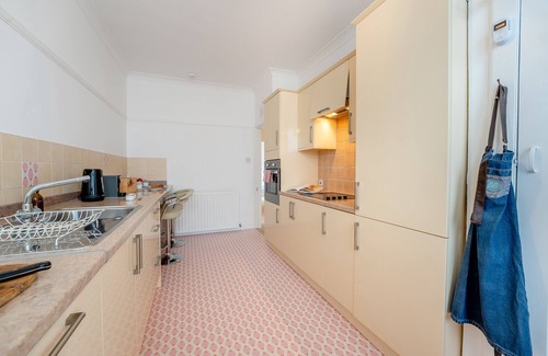 Eastbourne Seafront Apartamento | The Beech - Dos Habitaciones Piso, Capacidad 4