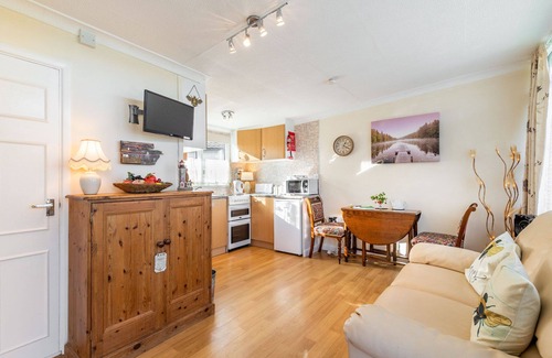 Mundesley Chalet De Esquí | The Bees Knees,a lovely homely spacious chalet (sleeping )600yds from the beach.