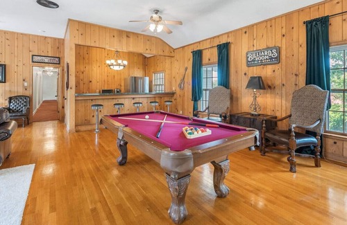 Fort Smith Casa | The Beland Mansion with private suites awaits you