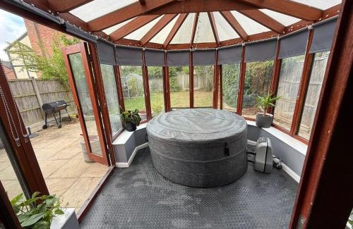 Burton on Trent Casa | The Belfry, Stretton