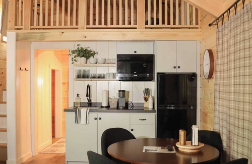 Mingoville Cabina | The Bellefonte Campground presents: Tiny Home | 2 Bedroom