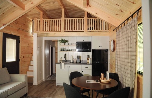 Mingoville Cabina | The Bellefonte Campground presents: Tiny Home | 2 Bedroom