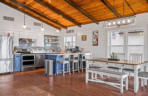 Gun Barrel City Casa | The Bellevue Cottage