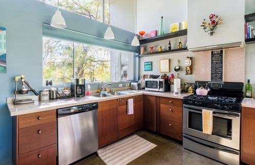 Desert Hot Springs Casa | The Bellini Pool Haus