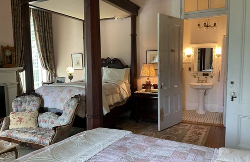 Wayside Cama Y Desayuno | The Belmont 1857