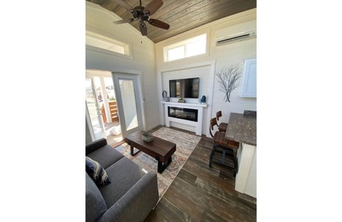 Austin Cabina | The Bergstrom- Luxury Tiny Home in Austin, TX