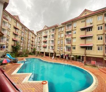 Baharu Apartamento | The Berlian Guesthouse - Teluk Kemang - 2 bedrooms apartmens with pool view