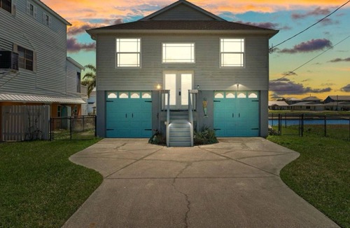 Spring Hill Casa | The Best Family Getaway! - Kayaks & Game Room Fun! Minutes To Weeki Wachee