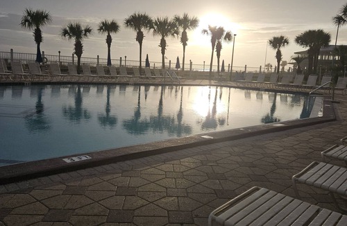 Bel Air Condominio | THE BEST LOCATION & AMAZING SUNSETS~4 POOLS~TIKI BAR~KID ZONE on the Beach!