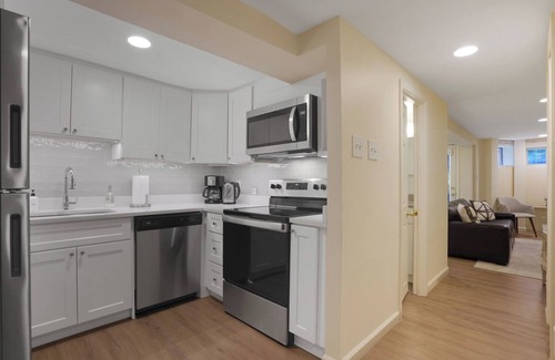 Cardozo Apartamento | The Best of Dupont with Parking and Outdoor Space