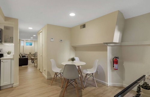Cardozo Apartamento | The Best of Dupont with Parking and Outdoor Space