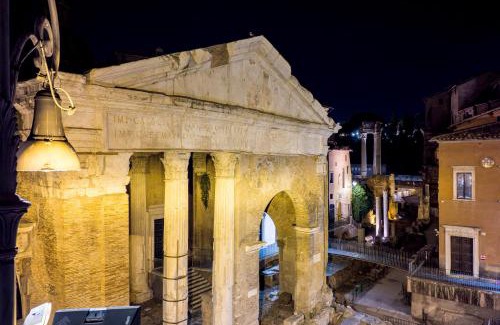 Rione XI Sant'Angelo Apartamento | The Best Rent - Three-Room Apartment with View of the Portico d'Ottavia