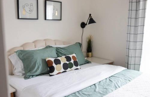 San Luis Obispo Casa | The BEST Tiny Home Loft and Private Yard
