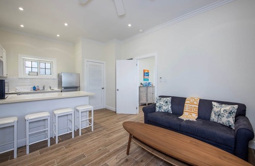 North Palmetto Point Casa | The Better Life & Cottage 5 Bedroom Home