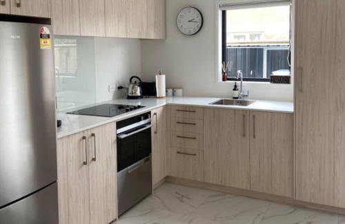 Lower Hutt Casa | The Biddle Haven: 2BR Retreat