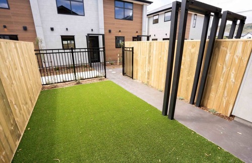 Lower Hutt Casa | The Biddle Haven: 2BR Retreat