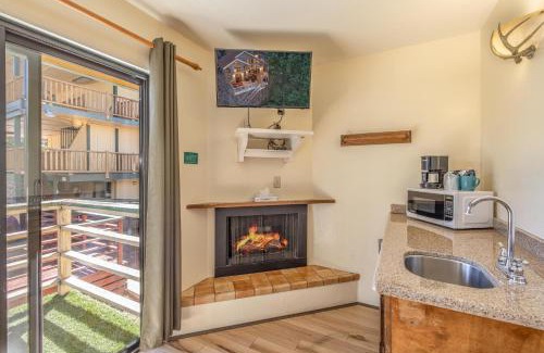 Big Bear Lake Hotel | The Big Bear Lakefront Lodge