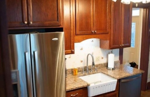 Mercer Casa | "The Big Brickhouse" - Entire House Rental