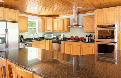 La Follette Casa | Comedor 'The Big Dipper' para 30, Wet Bar, Billar, 7 televisores, 4 master suites