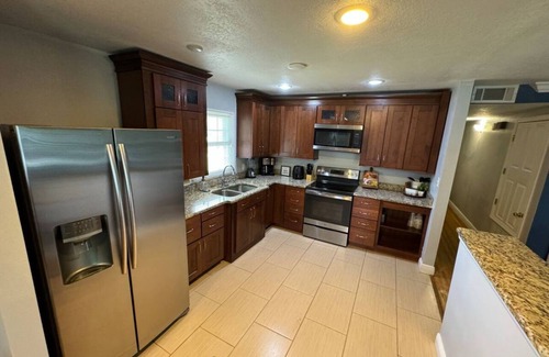 Pine Hills Casa | The Big Green House