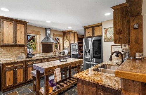 Lazy Acres Casa | The Big House at Bunk House