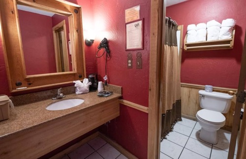 Amarillo Casa | The Big Texan Double 109