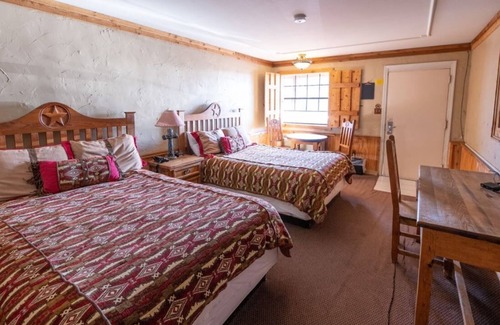 Amarillo Casa | The Big Texan Double 109