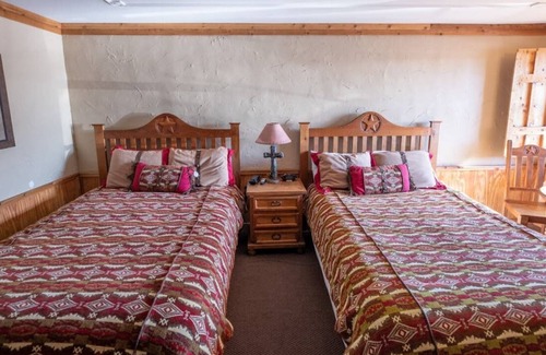 Amarillo Casa | The Big Texan Double 109