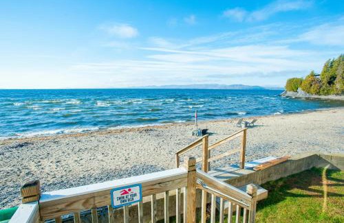 Malletts Bay Casa | The Big Yellow Camp