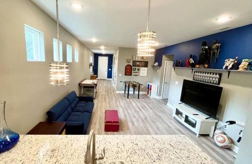 Sanford Casa | The Billiard close to downtown with fenced yard
