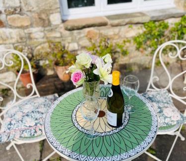 Llanvair Kilgeddin Apartamento | The Billiard Room - Cosy Country Retreat