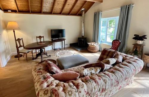 Llanvair Kilgeddin Apartamento | The Billiard Room - Cosy Country Retreat