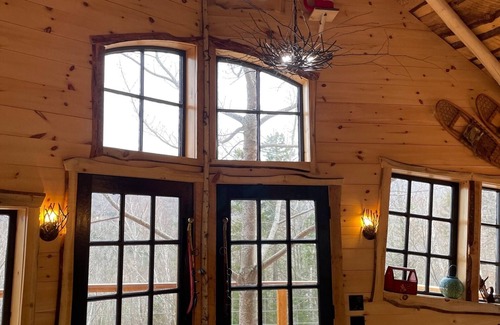 Warren Cabina | The Birch Birch Treehouse at Sugarbush!