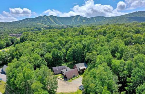 Killington Cabina | The Birch Ridge- Lace Room #3 - Queen Suite in Renovated Killington Lodge, Hot tubs, home