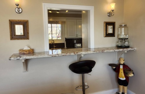 Historic Old Town Casa | The Birch Tree Cottage with Heated Salt Water Pool in Niagara on the Lake