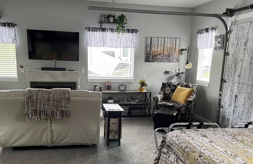 Mission Casa | The Birchwood Inn - A Cute & Cozy Getaway!