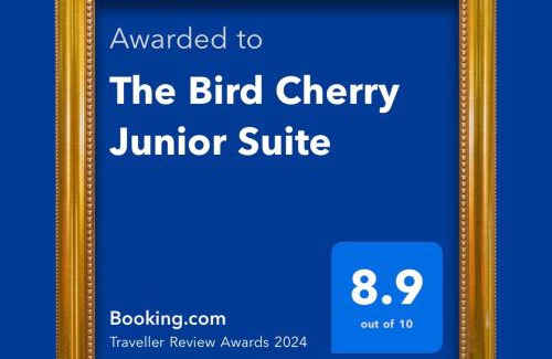 Varkaus Apartamento | The Bird Cherry Junior Suite