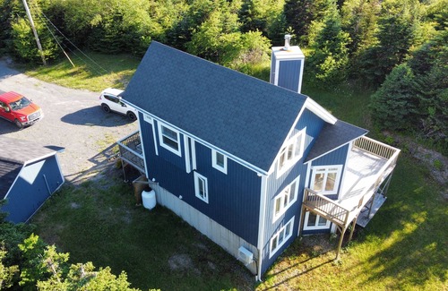 Dildo Casa | The Bird House- 3 bed unique home with Hot tub