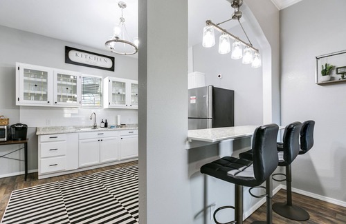 San Angelo Casa | The Bird House - 3 Bedroom Downtown Nest