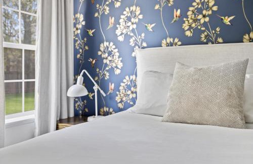 Douglas Casa | The Birdcage