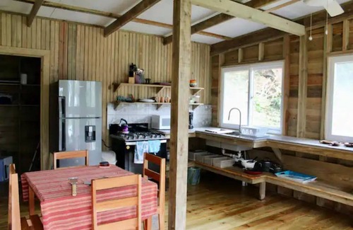Isla Bastimentos Cabaña | The Birds Nest, birds, close to area surfing,