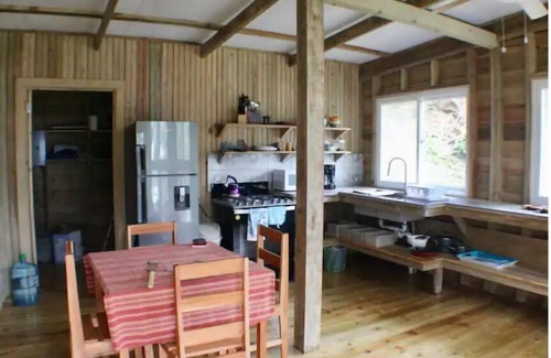 Isla Bastimentos Cabaña | The Birds Nest, birds, close to area surfing,