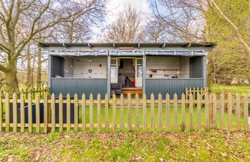 Thetford Cabina | The Bishy Barney Bee - Norfolk Holiday Properties