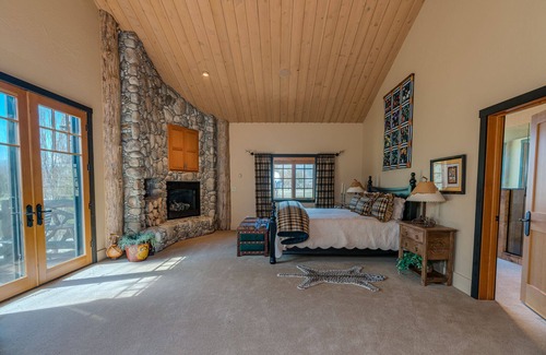 Stevensville Cabina | The Bitterroot Lodge