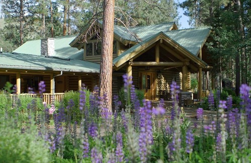 Grantsdale Cabina | The Bitterroot Mile Club Cabin Room on The Bitterroot River