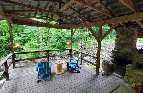 Peaks Cabina | The Black Bear Lodge