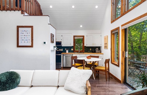 East Stroudsburg Chalet De Esquí | The Black Forest Chalet: Ski, Hike, Hot Tub