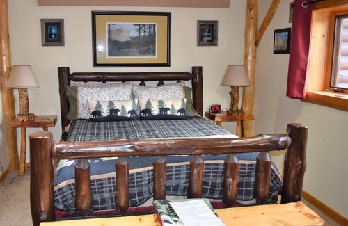 Custer Cama Y Desayuno | The Black Hills at Dakota Dream B&B, ** Check Availability for Short Notice**